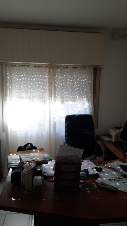 V E N T A   -   Departamento interno y oficina a la calle 