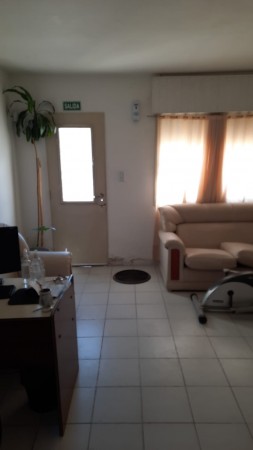 V E N T A   -   Departamento interno y oficina a la calle 