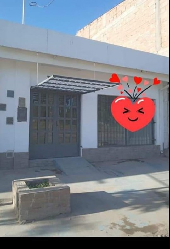  ///ALQUILER COMERCIAL EN PLOTTIER- EXCELENTE ZONA COMERCIAL. Medidor de LUz y Gas. Impuestos de EPAS para L.Comecial al dia. 