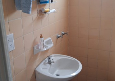V E N T A   -   Departamento interno y oficina a la calle 