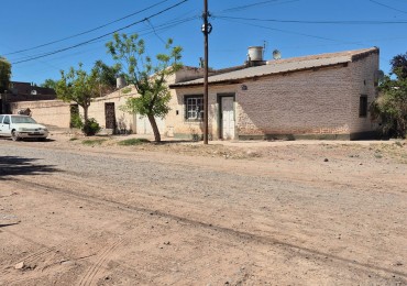 Casa en AÑELO en excelente terreno en esquina.